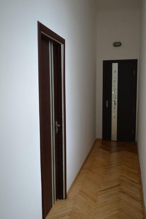 21/9 Baker Street Hostel Lviv Buitenkant foto