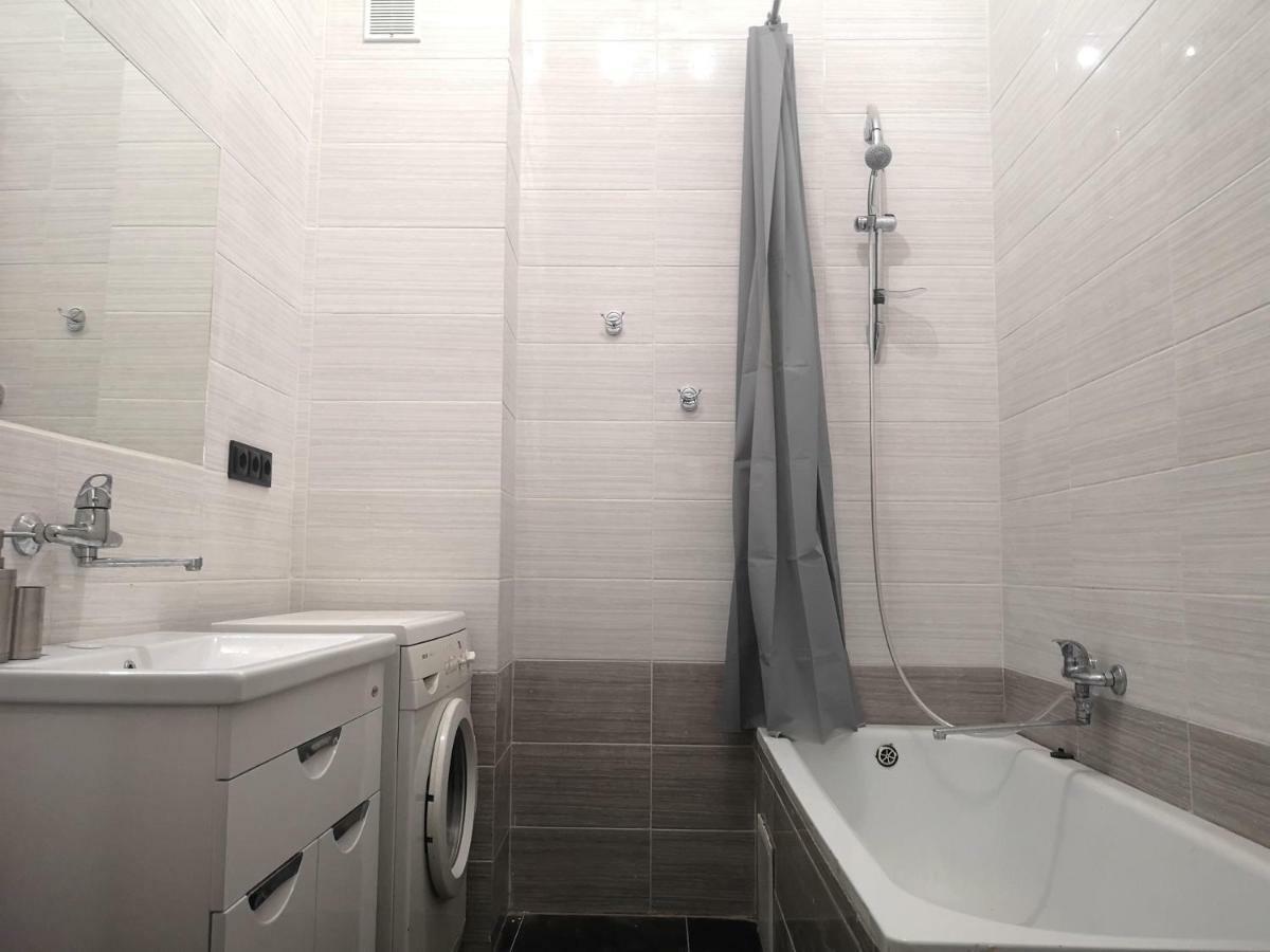 21/9 Baker Street Hostel Lviv Buitenkant foto