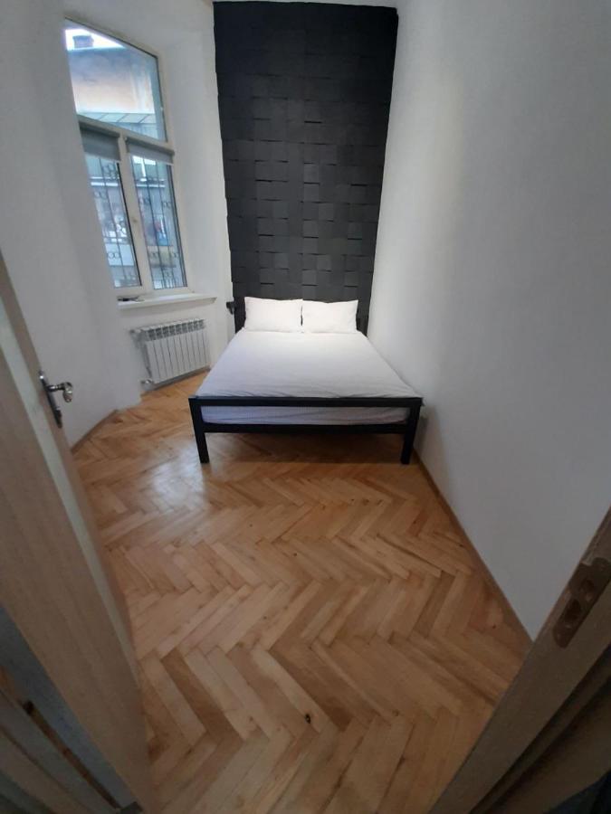 21/9 Baker Street Hostel Lviv Buitenkant foto
